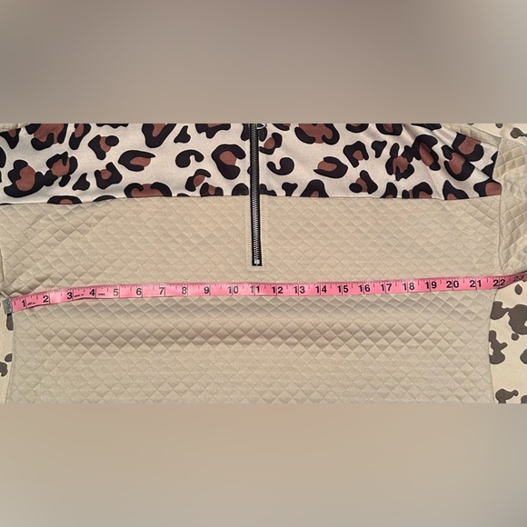 It is Well Boutique Leopard Color Block 1/4 Zip Sweatshirt/Casual Top; NWOT; Med - Picture 10 of 10